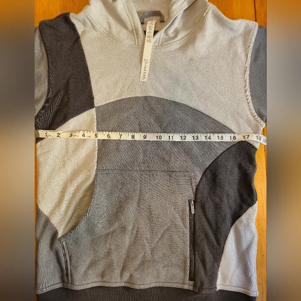 Lululemon Athletica Gray and White‎ Jacket